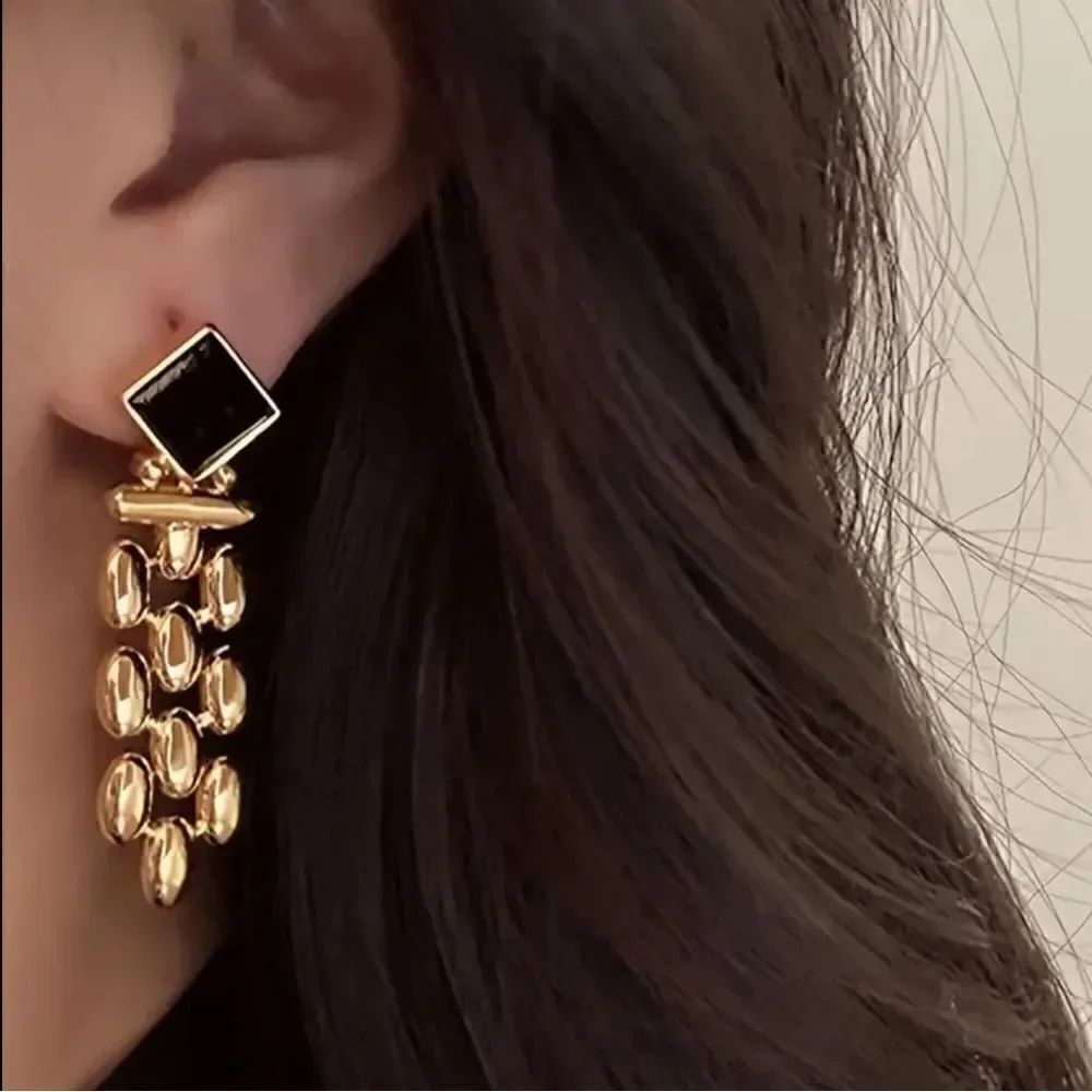 Vintage style drop earring N153